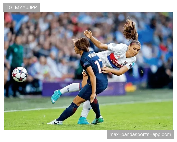 亚历克斯·摩根比赛完直接去接娃？这妈系球星也太真实了吧